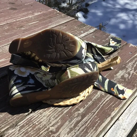 born floral wedge - Picture 2 of 4